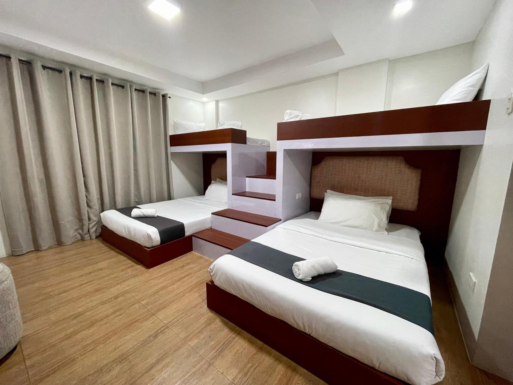 Staycation Hotel San Jose  Екстер'єр фото
