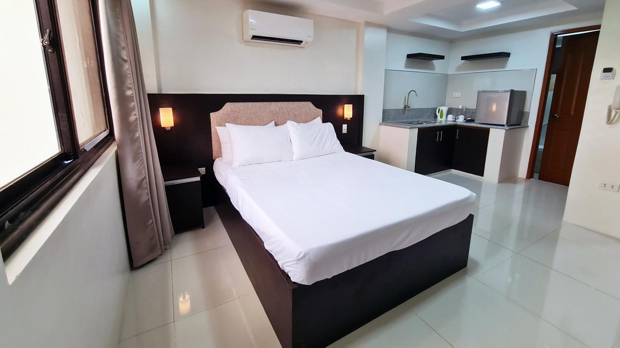 Staycation Hotel San Jose  Екстер'єр фото