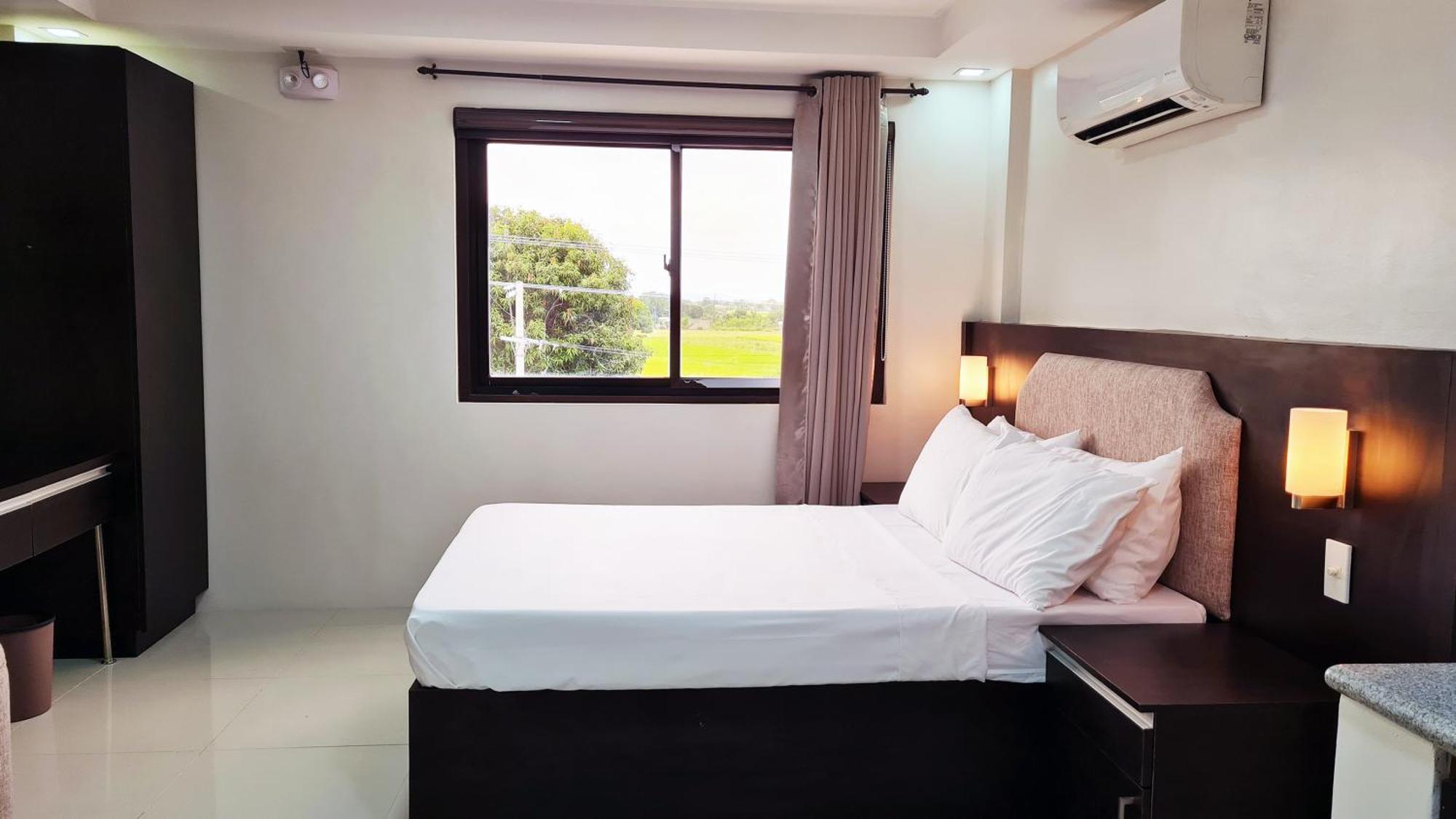Staycation Hotel San Jose  Екстер'єр фото