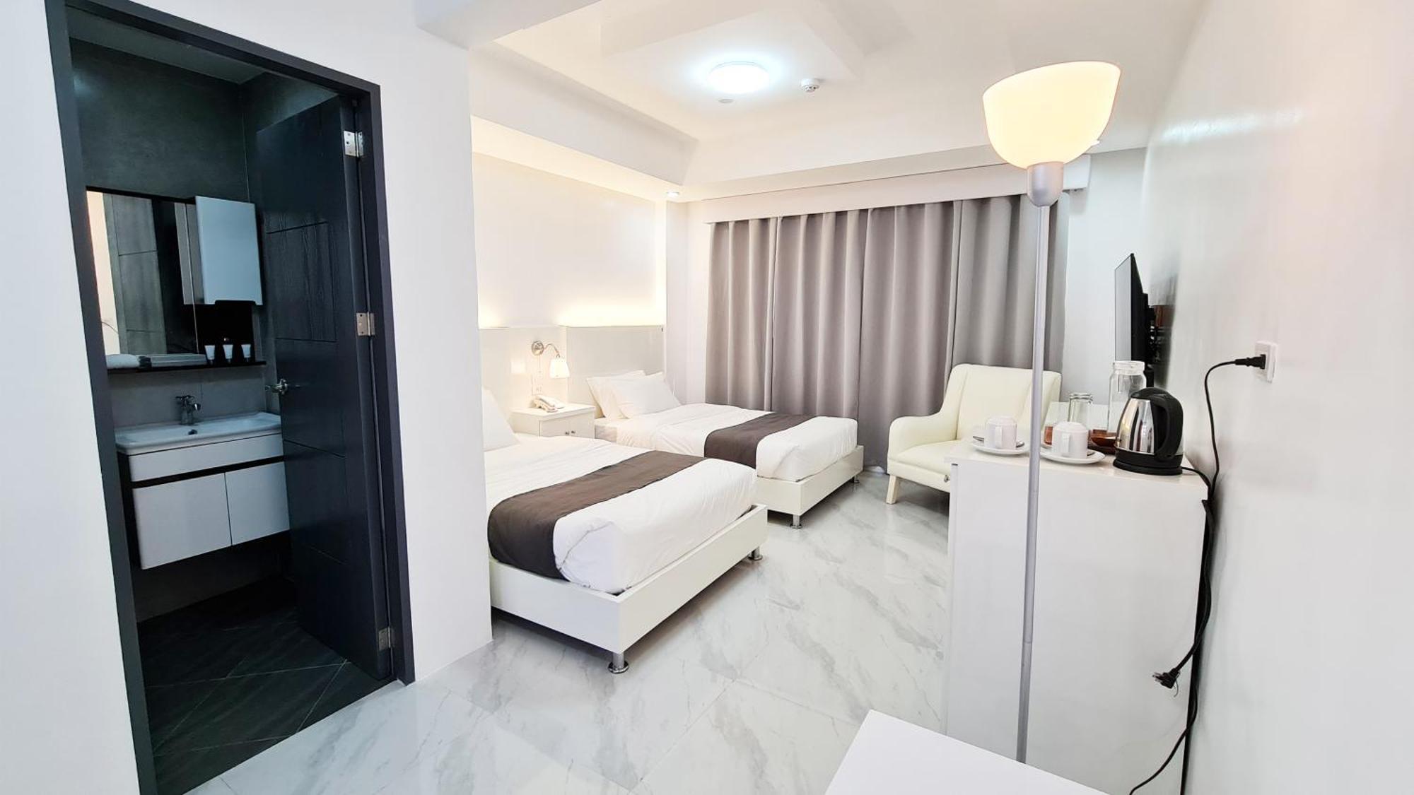 Staycation Hotel San Jose  Екстер'єр фото