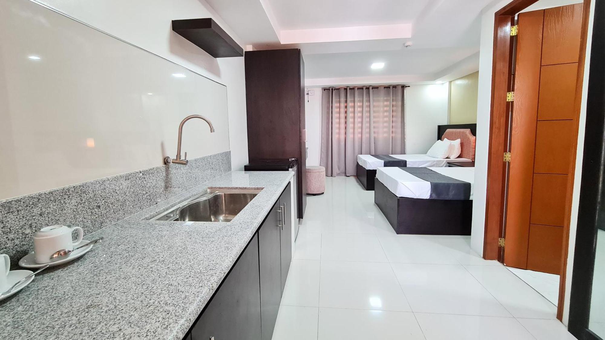 Staycation Hotel San Jose  Екстер'єр фото